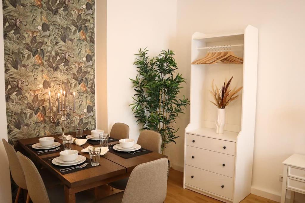 Charming, Modern & Spacious Apartment Wien Exteriör bild